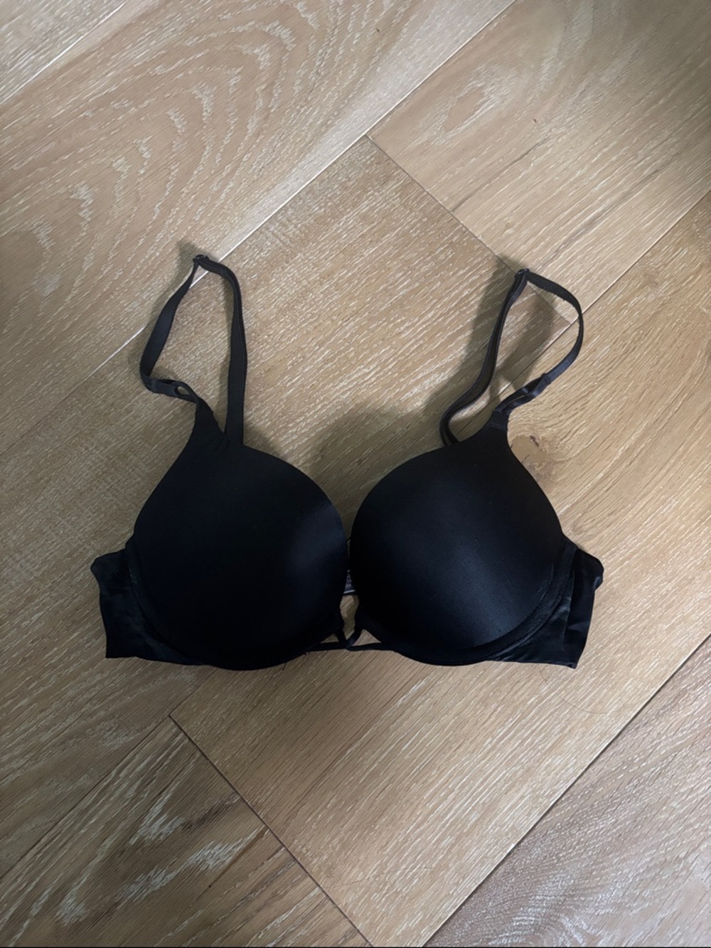Victoria’s Secret Bombshell plunge bra